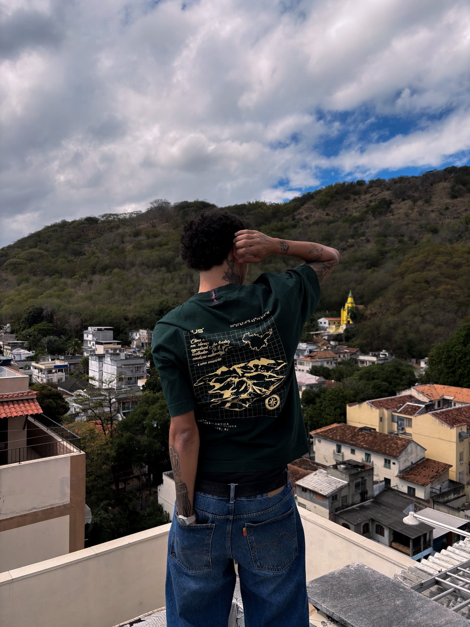 Camiseta Oversized - "Clima De Montanha"