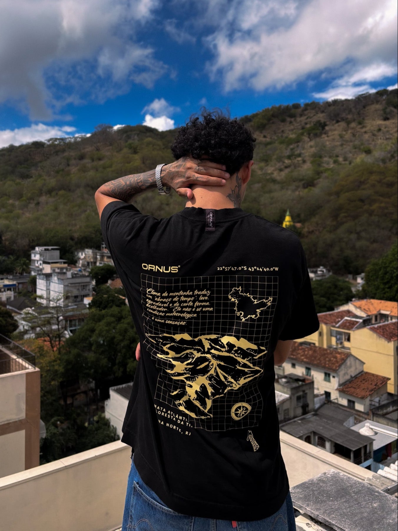 Camiseta Oversized - "Clima De Montanha"